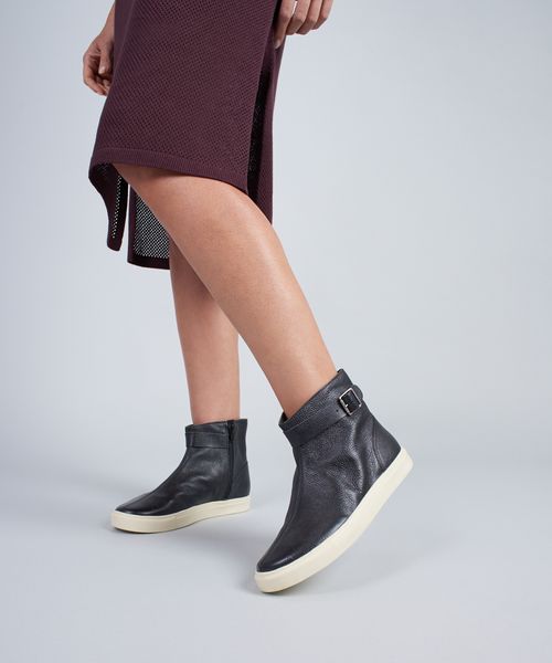 Tenis Couro Cano Fivela - Preto