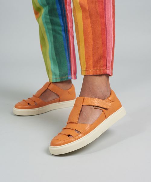 Tenis Aberto Recortes - Cenoura