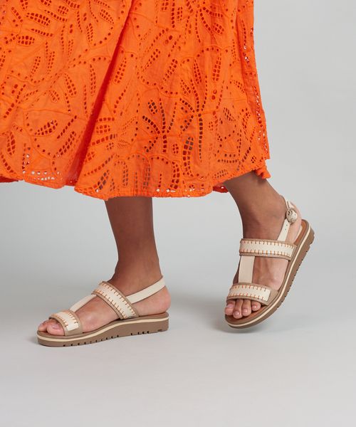 Rasteira Tratorada Couro Pesponto - Offwhite