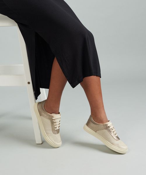 Tenis Couro Vic Perfuros - Offwhite