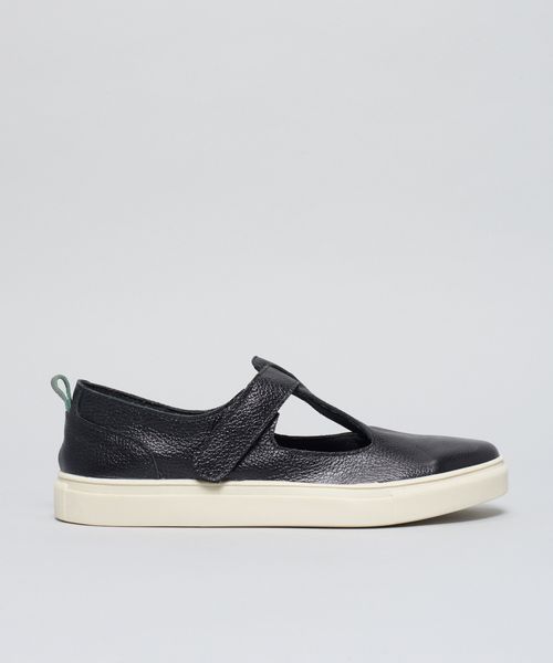 Tenis Couro Vazado Velcro - Preto