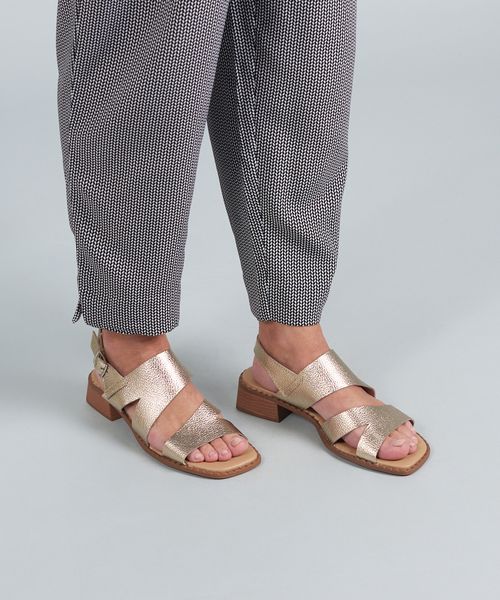 Sandalia Media Couro Recortes - Prata Velho