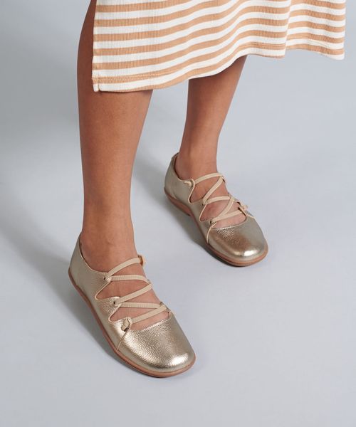 Sapatilha Couro Recortes Elastico - Prata Velho