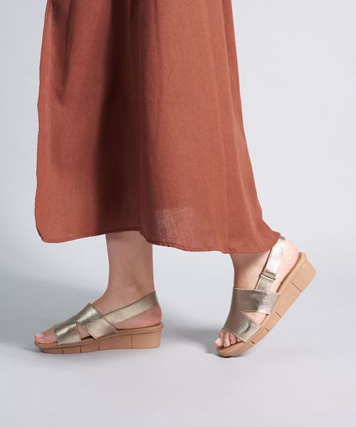 Anabela Couro Solado Comfort - Prata Velho