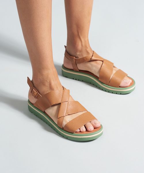 Rasteira Tratorada Nat - Caramelo