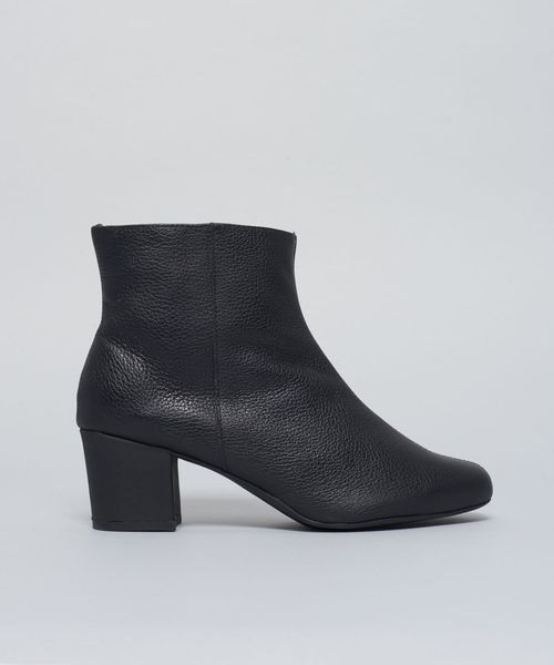 Bota Media Couro Betina - Preto